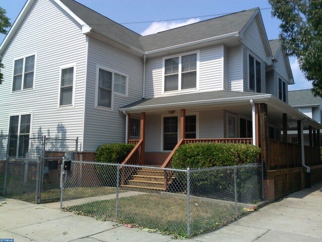 Photo - 1600 N 7th St