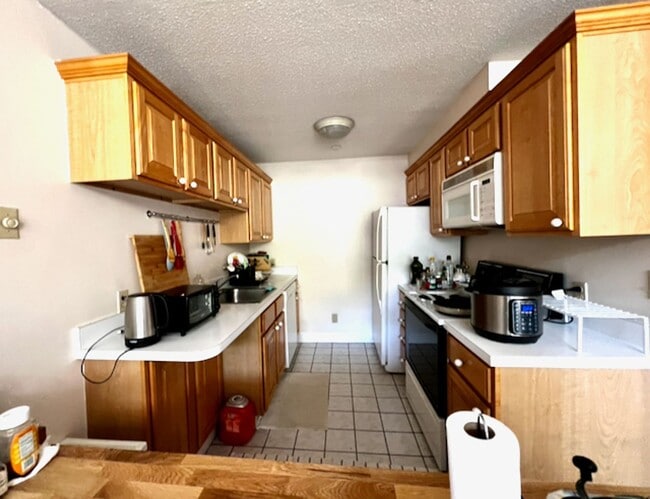 Photo - Wonderful 2 bed in Brookline with Parking!