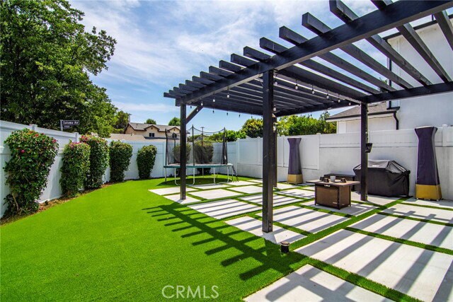 Photo - 4829 Saloma Ave