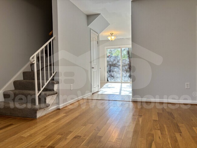 1216 Westview Terrace
