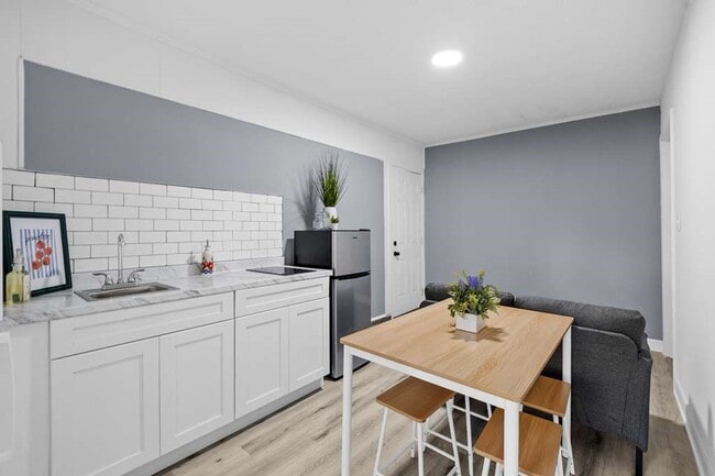 Photo - 2119 Linden Creek Ln