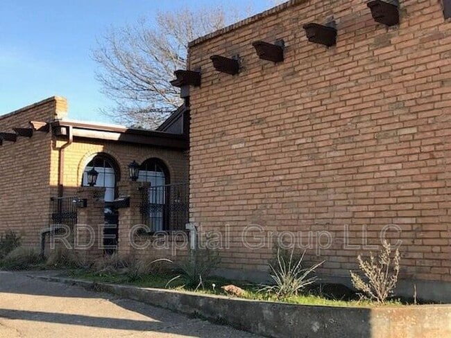 Photo - 5300 Wonder Dr Unit #B