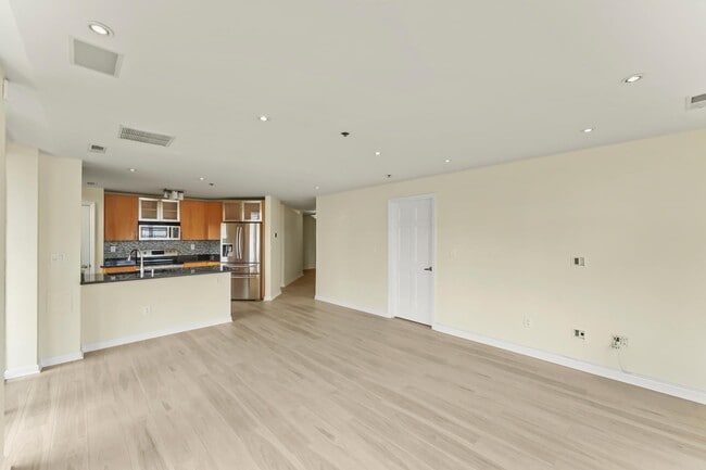 Photo - 24 Ave at Port Imperial Unit B03