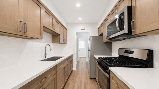 Photo - 830-842 Elm Ave Apartments