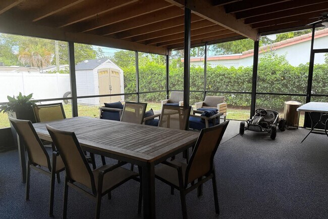 Photo - 4205 Hayes St