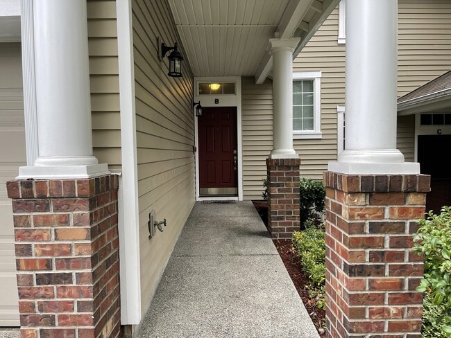 Photo - 101 S 50th Pl