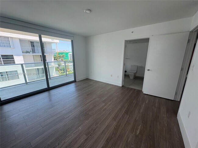 Photo - 1025-1092 92nd St Unit 703