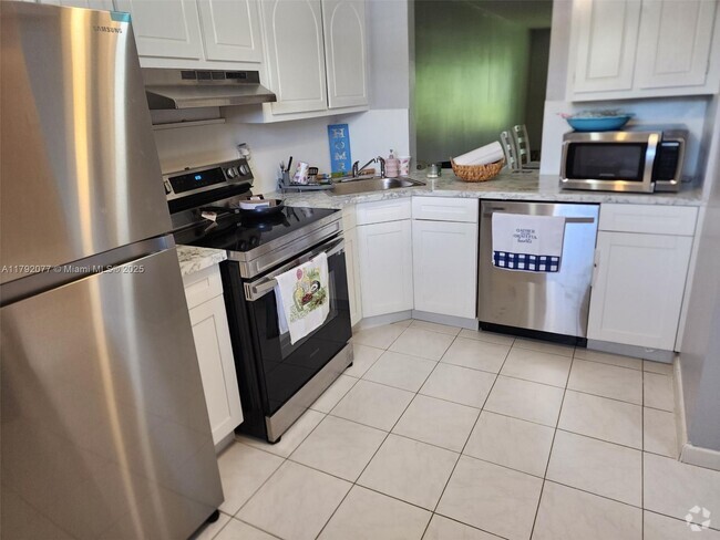 Building Photo - 2551 Aragon Blvd Unit 110 Rental
