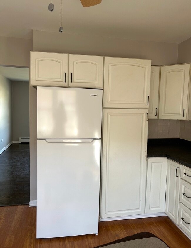 Kitchen - 1039 David Dr Unit 2E