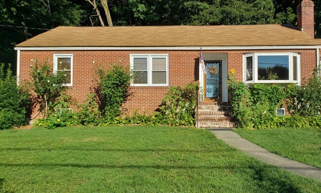 Photo - 2857 NY-9D