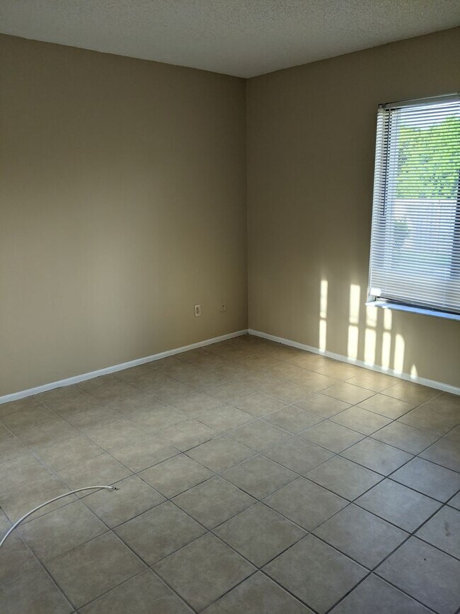 Photo - Oakwood Villas - Two Bedroom Two Bath Townhouse