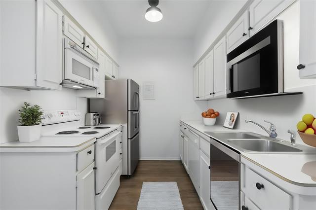 Photo - 4320 Bellaire Dr S Unit 206W