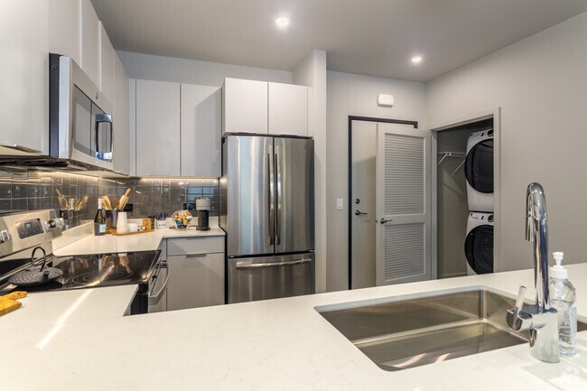 2BR, 2BA - 1,173SF