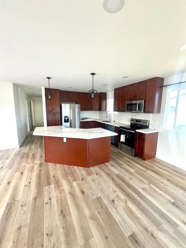 Building Photo - mokapu Unit Upstairs