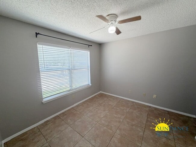 Photo - 400 Harding Rd