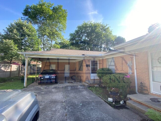 Building Photo - Park Hill 2 Bedroom Duplex