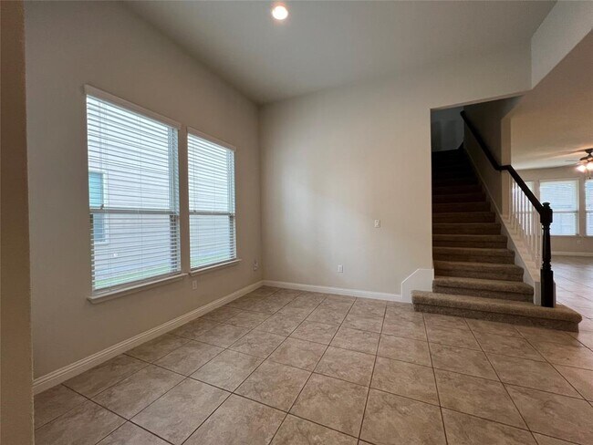 Photo - 1325 Meadowsouth Ln