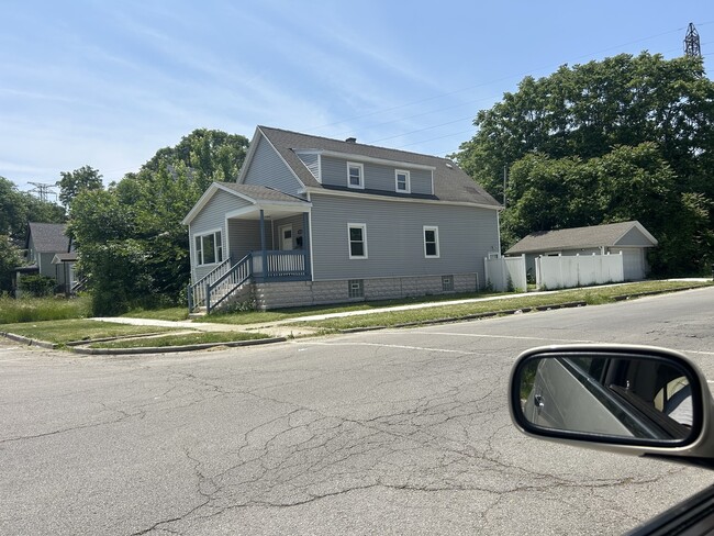 Building Photo - 12200 S Lowe Ave Rental