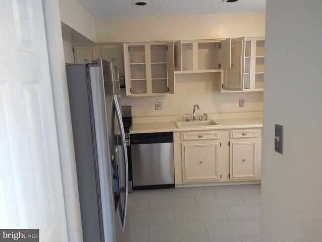 Photo - 2055 Pilgrim Dr