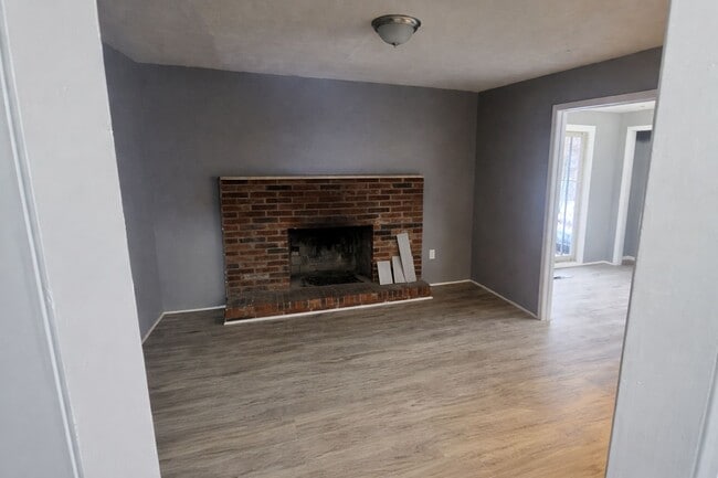 Photo - 3846 E 189th St