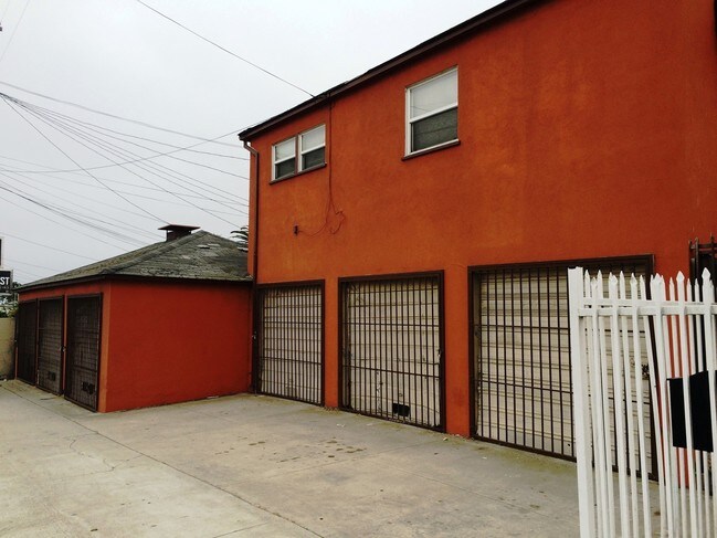 Photo - 1301 W 101st St