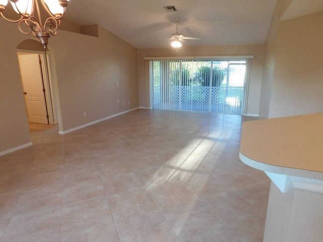 Photo - 4124 NE 8th Pl