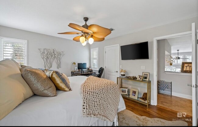 Photo - 26060 Marina Rd