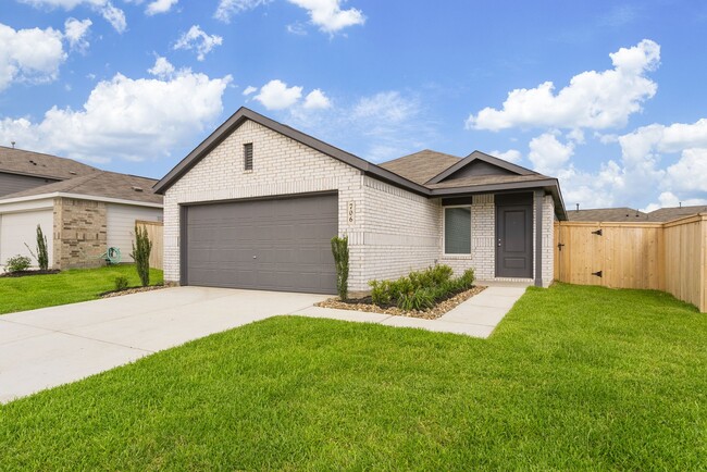 Photo - 706 Umbrella Tree Dr