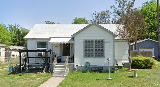 Building Photo - 2808 Mitchell Ave Rental