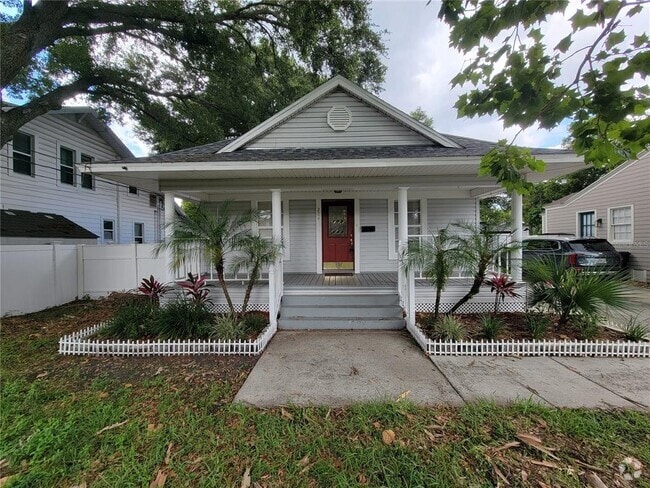 Building Photo - 204 E Jean St Rental