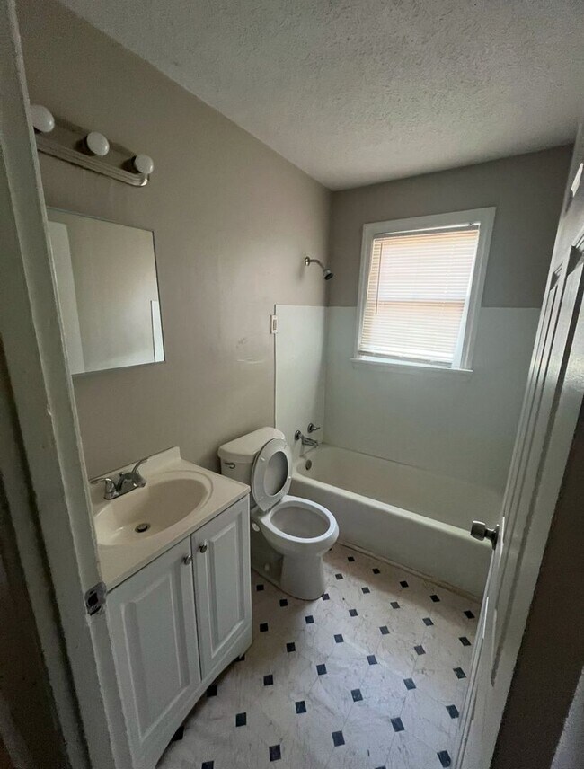 Photo - 1591 Locust St Unit 2