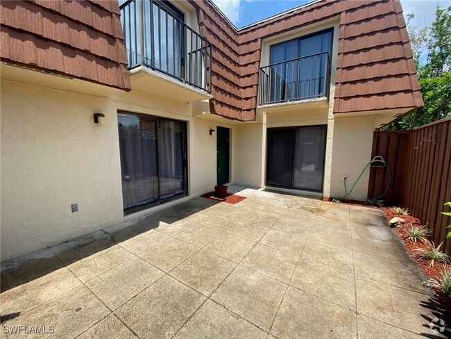 Building Photo - 5239 Cedarbend Dr Rental
