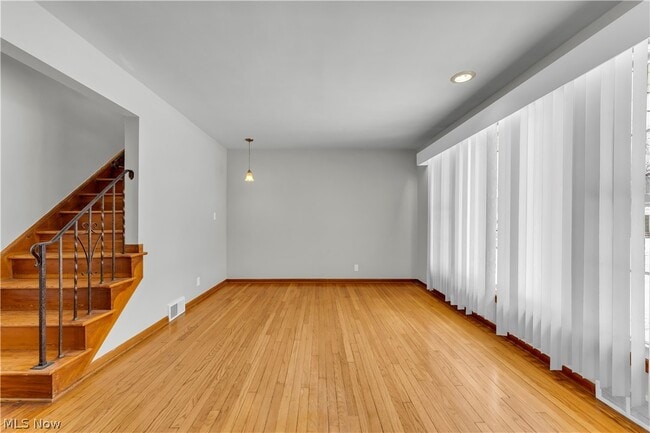 Photo - 24000 Devoe Ave