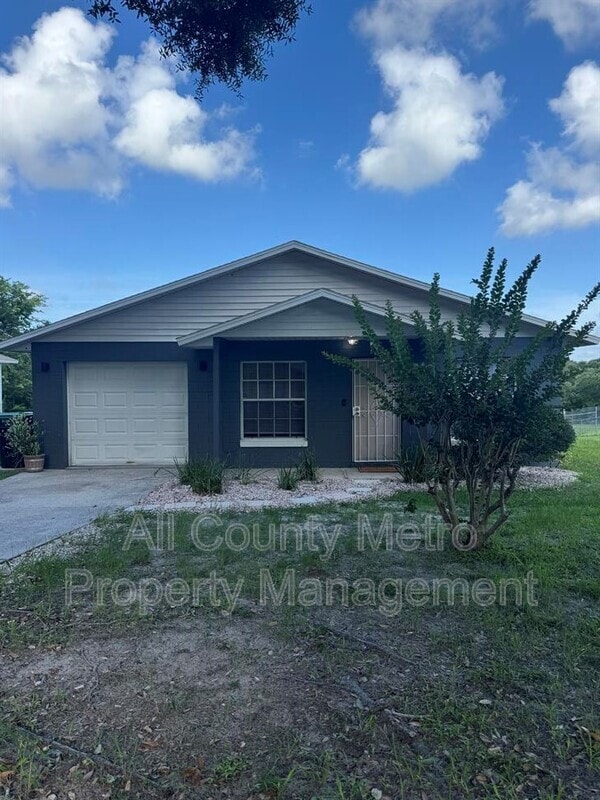 Photo - 415 Apopka Hills Cir House