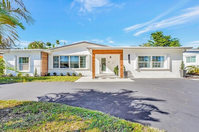 Photo - 19540 NE 18th Ct House