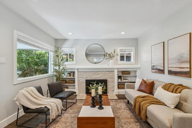 Photo - 1041 Yale Ave S