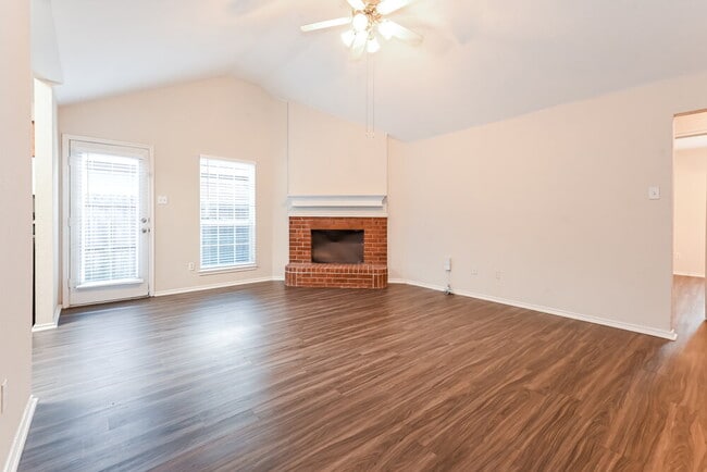 Photo - 1011 Caliente Dr