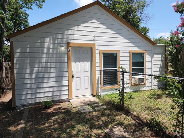 Building Photo - 608 E N 15th St Rental