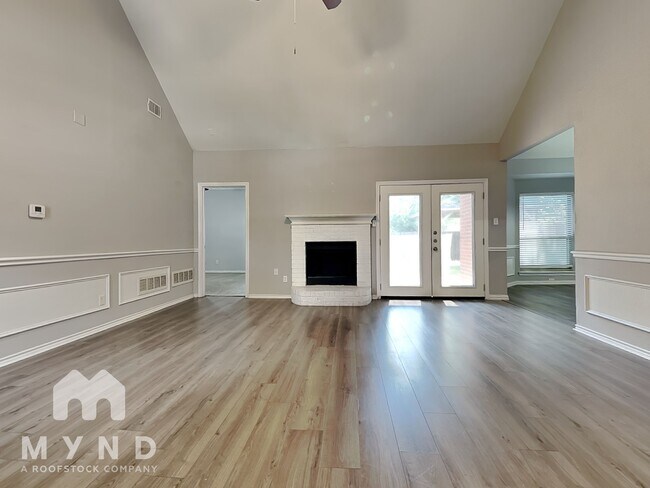 Photo - 1000 Galaxy Dr House