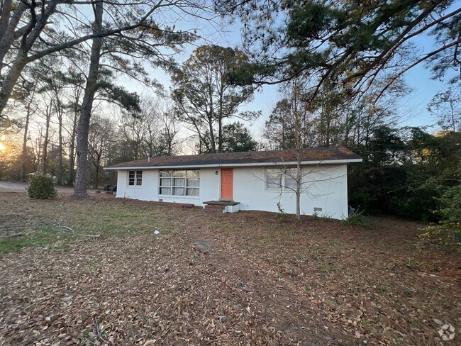 Building Photo - Central Auburn - Single Family Home