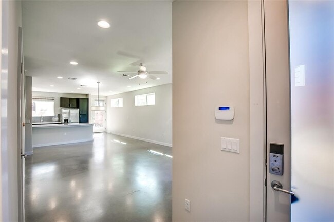 Photo - 3211 Aldwyche Dr