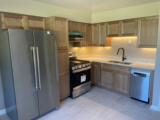 Kitchen - 4115 N Washington St