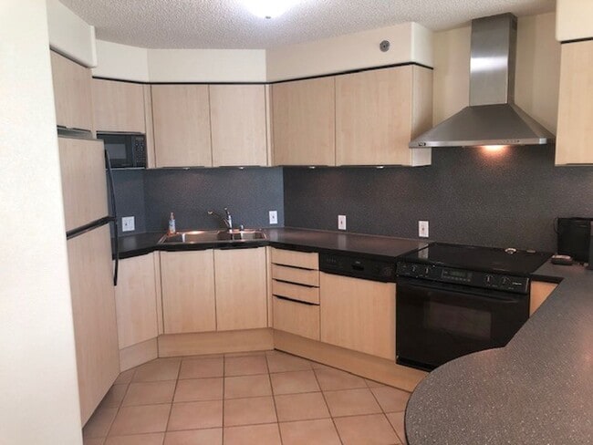 Photo - 1/1/1- One Archer Lane. Central AC!  WIFI & Cable included