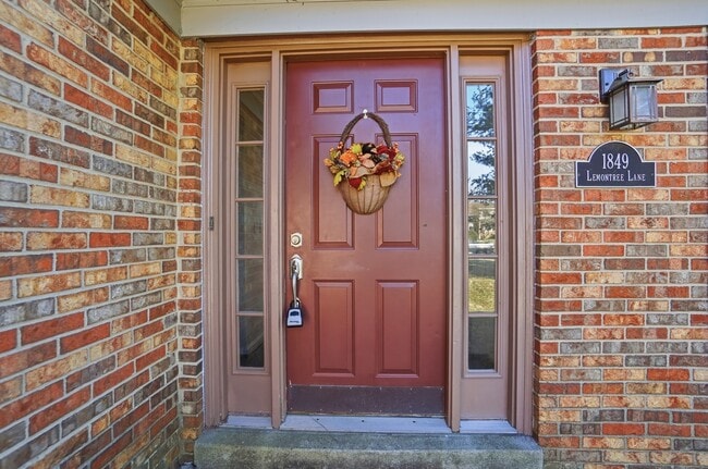 Photo - 1849 Lemontree Ln