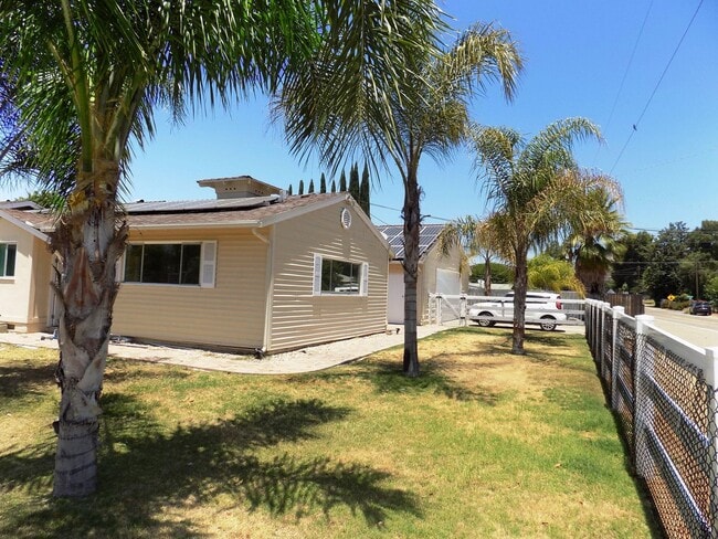 Photo - 13150 Julian Ave Unidad 13150 Julian Ave (Studio)