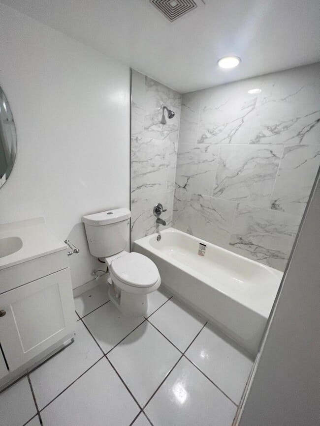 Photo - 4835 Sable Pine Cir Unidad D1