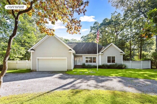 Photo - 253 Norfolk Dr