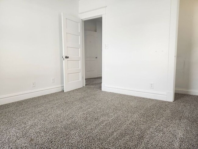 Photo - 523 W Maple Ave