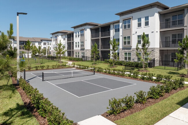 Pickleball Court - Terrassa Luxury Apartments