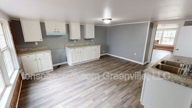 Photo - 141 Glendale St